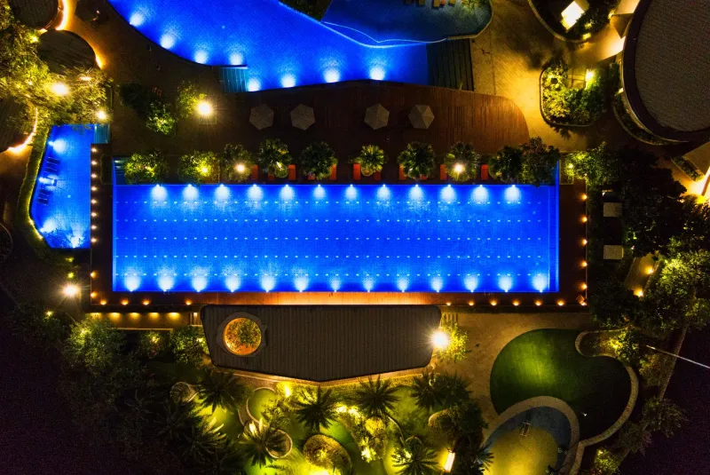 Light Up the Night: How Smart Pool Lighting Turns Your Woodlands Backyard Into an After-Dark Paradise