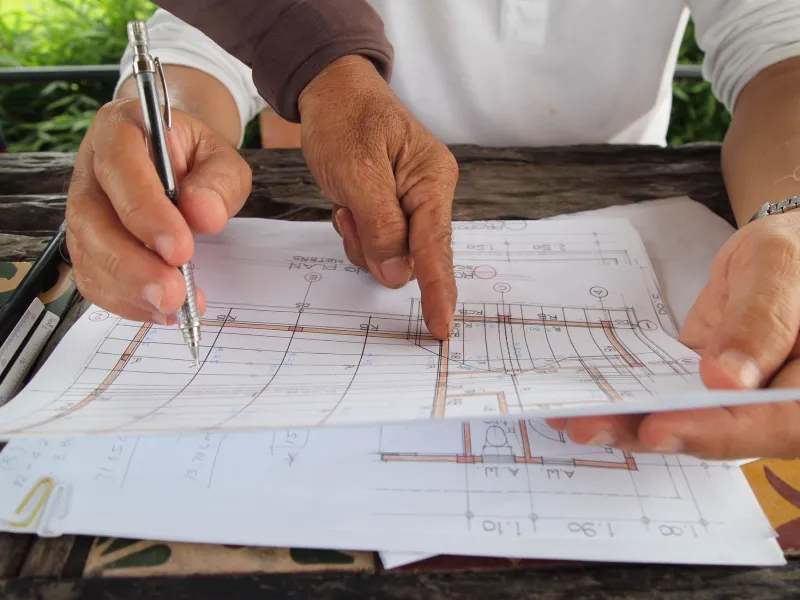 Before You Sign Anything: The 5 Questions Smart Woodlands Homeowners Ask Every Pool Contractor